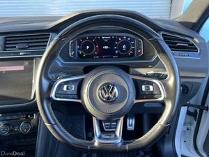 Volkswagen Tiguan R-LINE 4MOTION 2.0 TDI // HEATED - Image 4