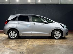 Honda Fit HYBRID 1.5L AUTOMATIC - CRUISE CONTROL - - Image 3