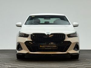 BMW 5-Series 550E M SPORT XDRIVE - Image 2