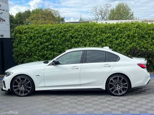 BMW 3-Series 330e M-SPORT COMPETITION 2.0 HYBRID / - Image 3