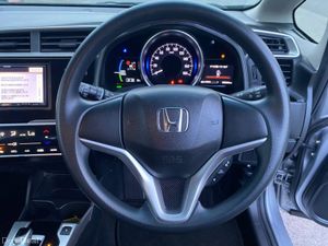 Honda Fit F-PACKAGE 1.5 HYBRID // DIGITAL CLIMATE - Image 4