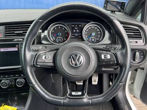 Volkswagen Golf R 4MOTION 2.0 TSI // LEATHER R SPO - Image 4