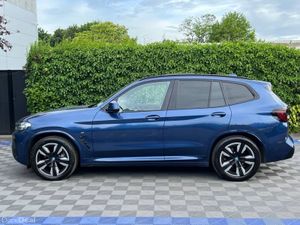 BMW iX3 M-SPORT 80KWH // OPENING PAN ROOF // LEATH - Image 4