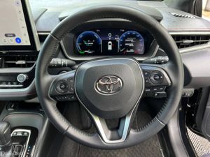 Toyota Corolla GZ SPORT 1.8 HYBRID AUTO // VERY LO - Image 4