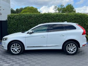 Volvo XC60 D4 CLASSIC 2.0 D AUTO // OPENING PAN RO - Image 4