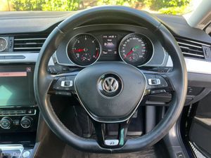 Volkswagen Passat HIGHLINE R-LINE PACK VARIANT 2.0 - Image 4