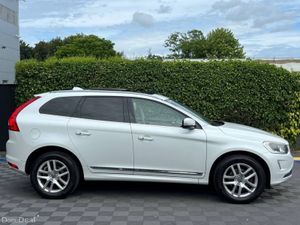 Volvo XC60 D4 CLASSIC 2.0 D // OPENING PAN ROOF // - Image 3
