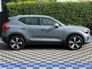 Volvo XC40 T4 CORE 1.5 HYBRID // DIAMOND CUT ALLOY - Image 2