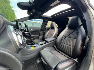 Mercedes-Benz A-Class A180 AMG-LINE 1.6 AUTO // OP - Image 2