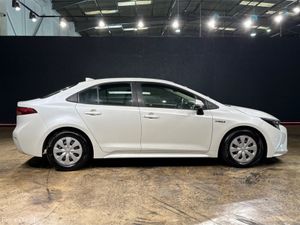 Toyota Corolla 1.8 HYBRID G-X - LED HEADLIGHTS - T - Image 3