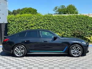 BMW i4 EDRIVE40 SPORT AUTO // APPLE CARPLAY/ANDROI - Image 2