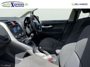 Toyota Auris 1.33 5DR Luna MY10 4DR - Image 4