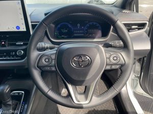 Toyota Corolla GZ SPORT 1.8 HYBRID AUTO // VERY LO - Image 4