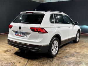 Volkswagen Tiguan 2.0 TDI - ALLOY WHEELS - MULTI F - Image 4