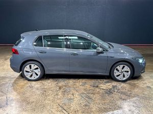 Volkswagen Golf 2.0 TDI DSG - CRUISE CONTROL - REV - Image 3