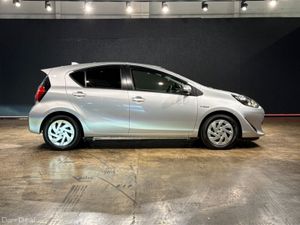 Toyota Aqua 1.5 HYBRID AUTOMATIC - A/C HEATING CON - Image 3
