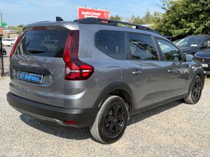 2025 Dacia Jogger 1.0 EXTREME 7 SEATER - Image 3