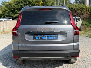 2025 Dacia Jogger 1.0 EXTREME 7 SEATER - Image 4