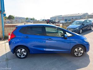 2014 HONDA FIT HYBRID, SELF CHARGING, FRESH NCT - Image 4