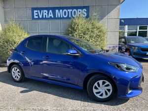 Toyota Yaris 1.5 HYBRID PETROL 5DR **REVERSE CAMER - Image 3