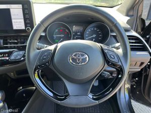 Toyota C-HR 1.8 HYBRID AUTO // SERVICE HISTORY // - Image 4