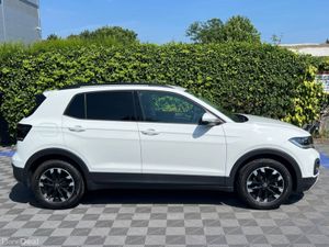 Volkswagen T-Cross STYLE 1.0 TSI AUTO // APPLE CAR - Image 2