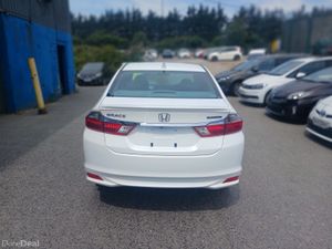 2015 Honda Grace Hybrid automatic/ G leather Spec - Image 4