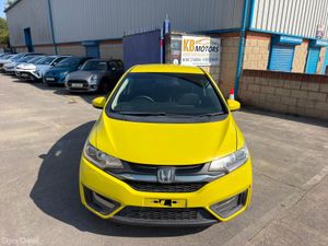 2013 HONDA FIT HYBRID , SELF CHARGING, FRESH NCT - Image 2