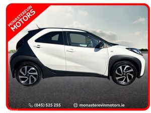 Toyota Aygo X DESIGN CVT WHIT - Image 3