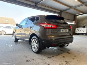 Nissan Qashqai QASHQAI 1.5 DSL XE E6 4DR - Image 3