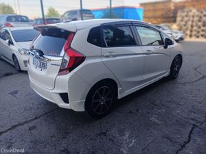 2013 Honda Fit Hybrid Automatic / Sports spec - Image 3