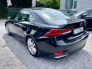 Lexus IS 2017 - Image 3