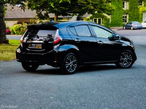 2020 Toyota Aqua 1.5 Petrol Hybrid Automatic - Image 3