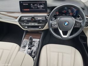 BMW 5-Series 520d SE (MHT) - Image 4