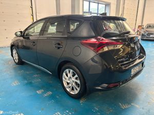 Toyota Auris 2017 FSH - Image 4