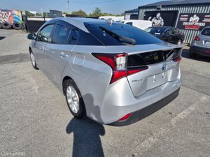 2023 Toyota Prius 1.8L Hybrid Low Miles Automatic - Image 3