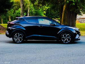2017 Toyota C-HR 1.8 Petrol Hybrid Leather Package - Image 3