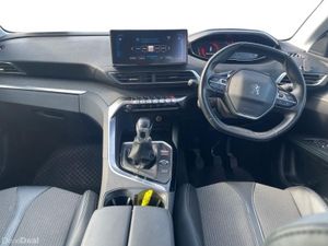 Peugeot 5008 1.5 BlueHDi 130bhp Allure - Image 2