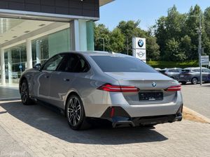 BMW 5-Series 530e M Sport Saloon - Image 2
