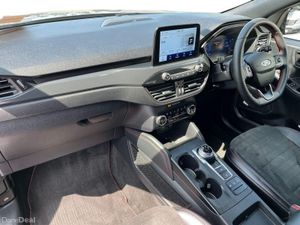 Ford Kuga PHEV ST-Line X Black Pack - Image 3