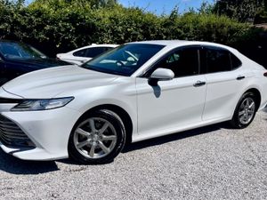 2021 Toyota Camry 2.5 Hybrid - Image 2