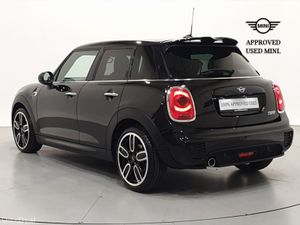 Mini Cooper 5-Door Cooper Sport - Image 3