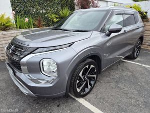 Mitsubishi Outlander 2.4 PHEV / EXCEED TOP SPEC / - Image 3