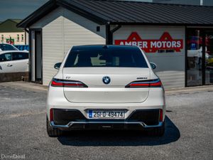 2025 - BMW  i7 - Image 4