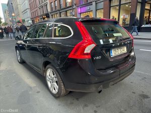 Volvo V60 2013 - Image 2