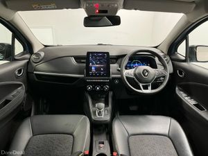 Renault Zoe Techno Boost Charge 50kWh - Reversing - Image 4