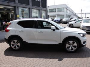 2018 VOLVO XC40 D4 AWD AUTO MOMENTUM - Image 3