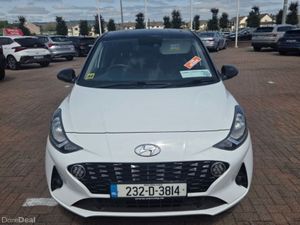 Hyundai i10 Deluxe Plus 2tone 5DR - Image 2