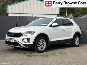 Volkswagen T-Roc LIFE TSI - Image 2