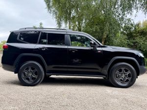 Toyota Land Cruiser 3.3 GR SPORT TWIN TURBO COMMER - Image 3